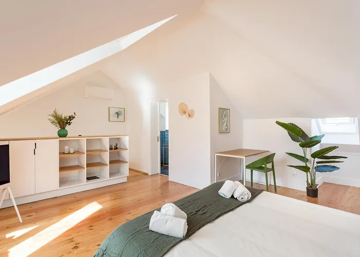 Joivy Stunning Downtown Flats