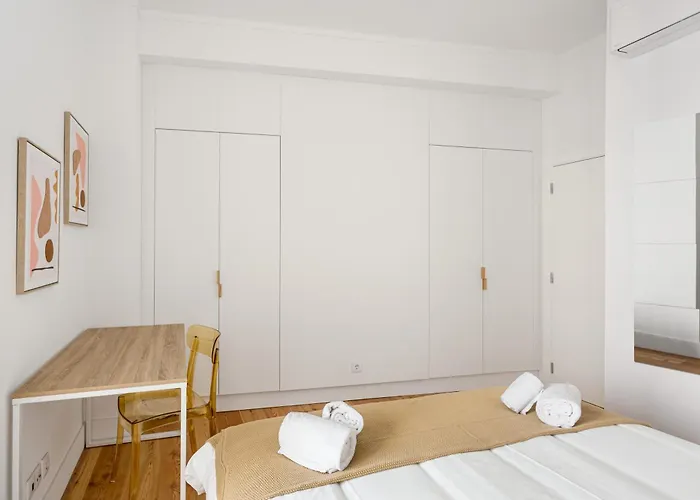 Joivy Stunning Downtown Flats Apartment *